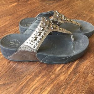 Fit flop sandals, gray